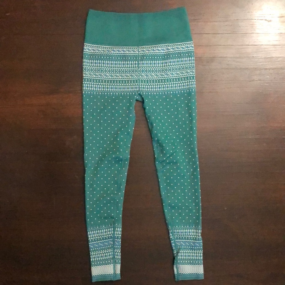 Fabletics, High-Waisted, Seamless Fair Isle Legging. Size Large.